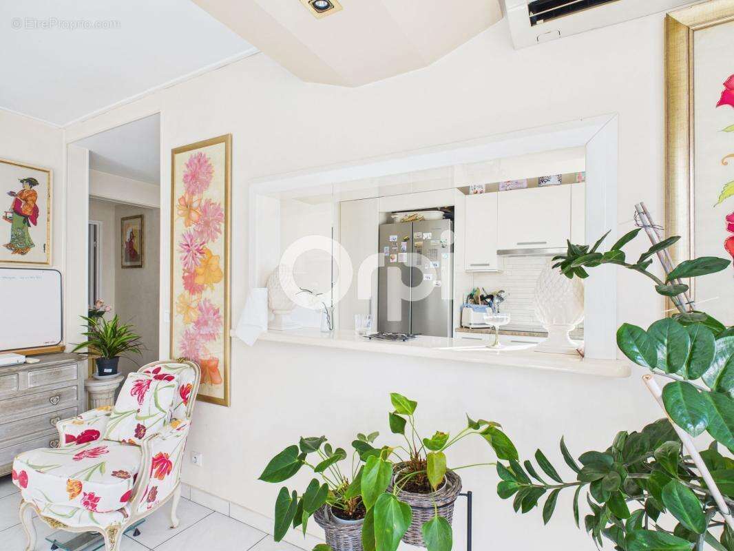 Appartement à MANDELIEU-LA-NAPOULE