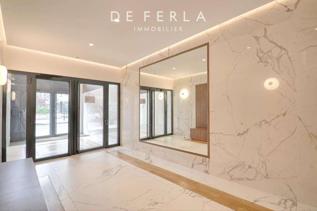 Appartement à PARIS-7E