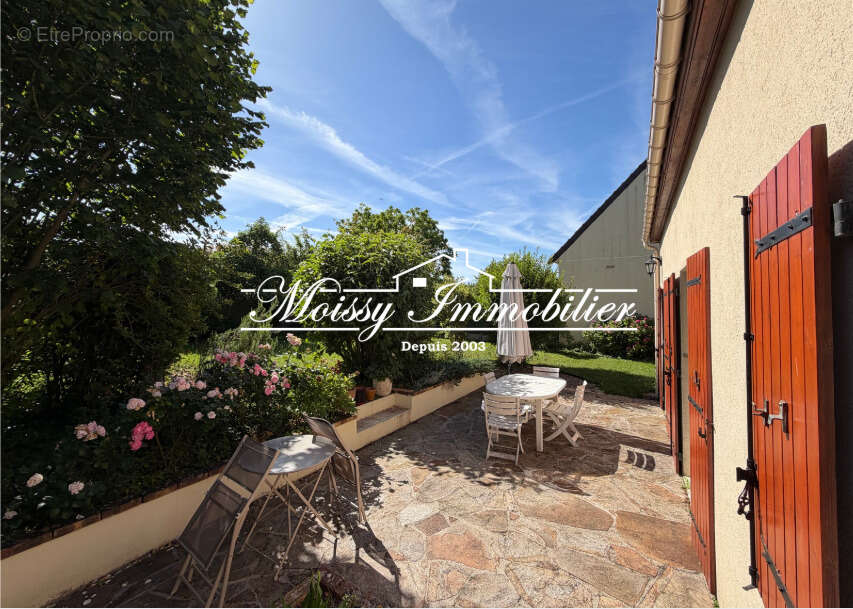Maison à MOISSY-CRAMAYEL