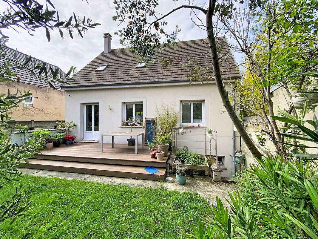 Maison à SAINT-MAUR-DES-FOSSES
