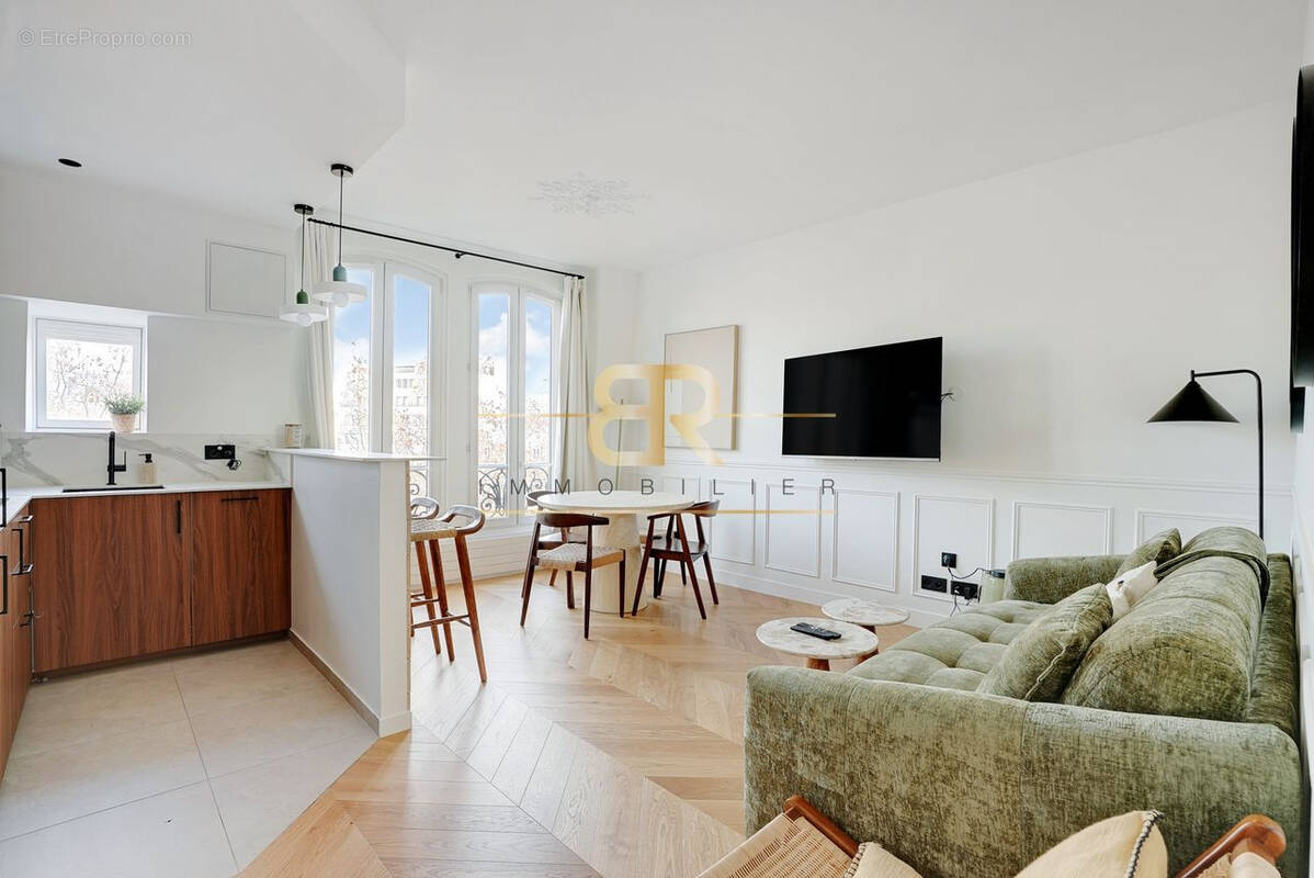 Appartement à PARIS-17E