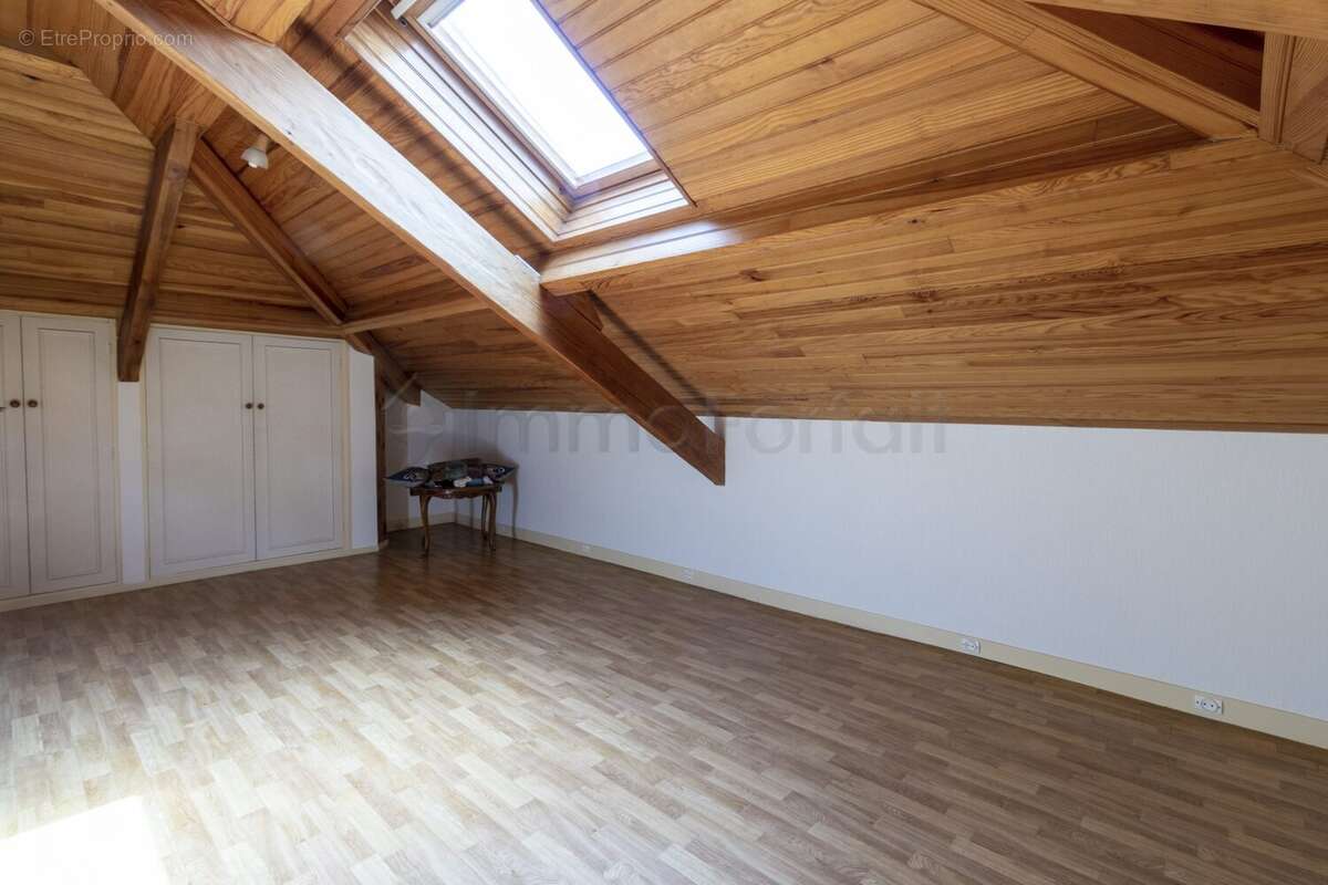 Appartement 74 m² à Arcueil  - photo 6