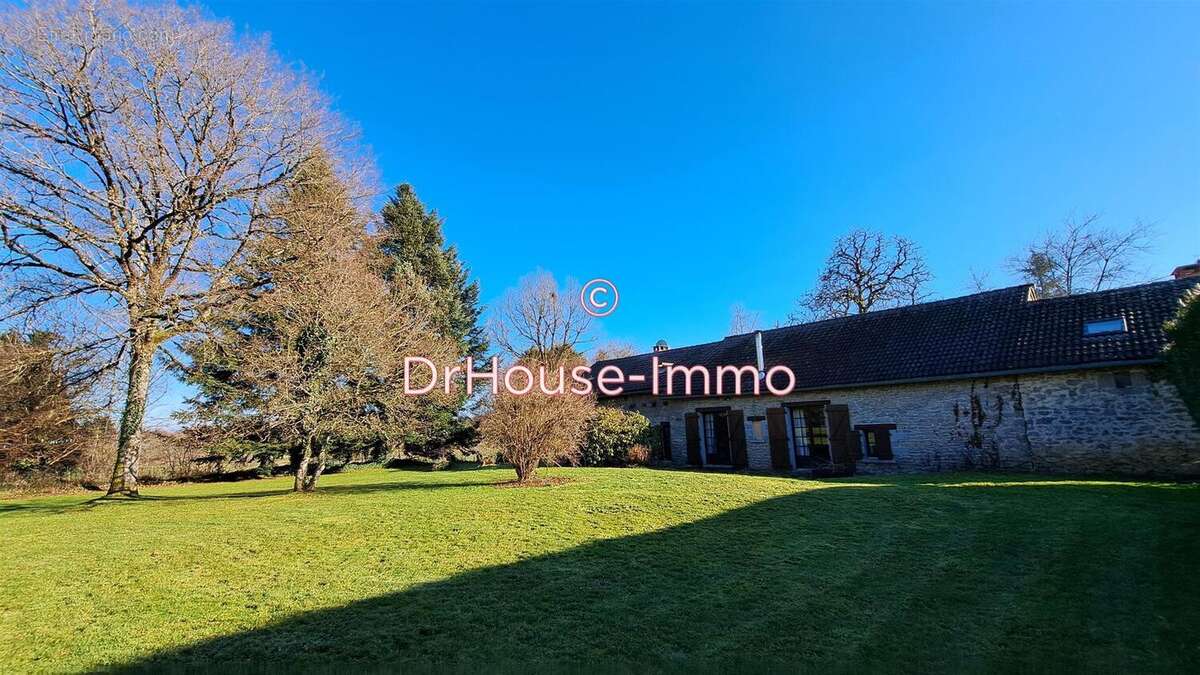 Maison à SAINT-SAUD-LACOUSSIERE