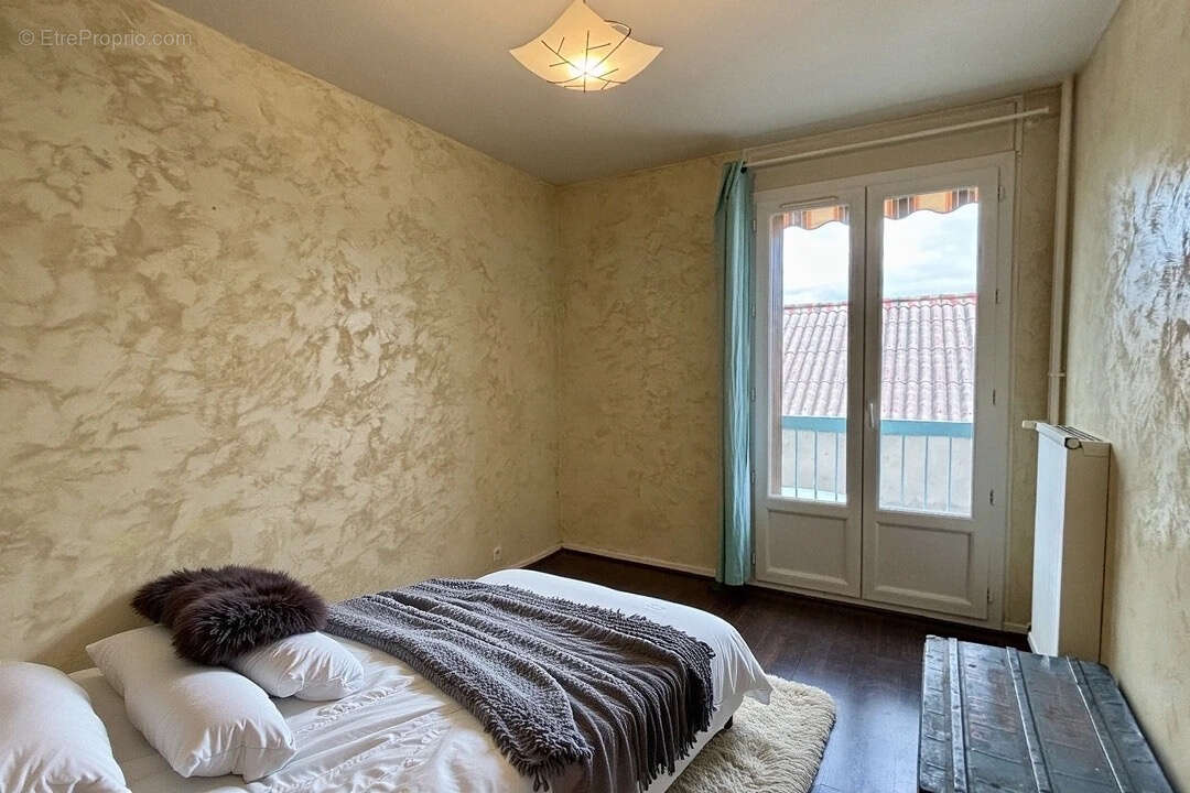 Appartement à GUILHERAND-GRANGES