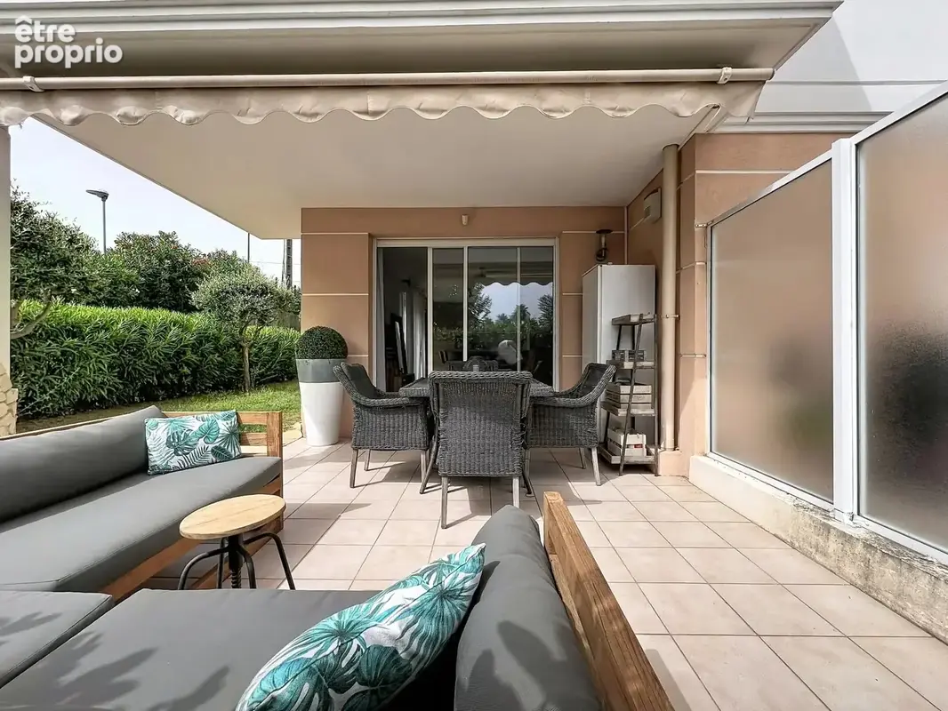 Antibes – t3 61 m² – jardin privatif 125 m² – piscine – parking - photo 13