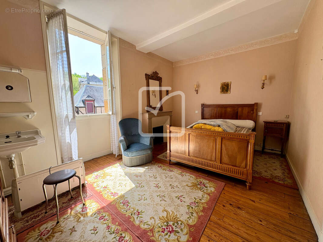 Maison à AZERAT