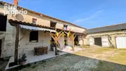 Corps de ferme de 88 m2 hab avec ses dépendances - Maison à SAINT-GENEST-D'AMBIERE