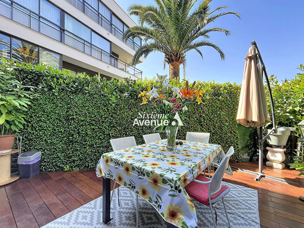 Appartement à MANDELIEU-LA-NAPOULE