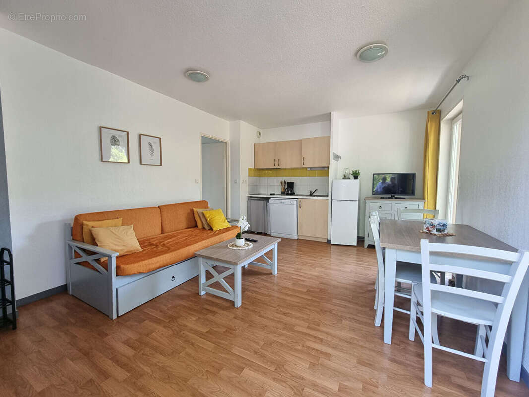 Appartement à PARENTIS-EN-BORN