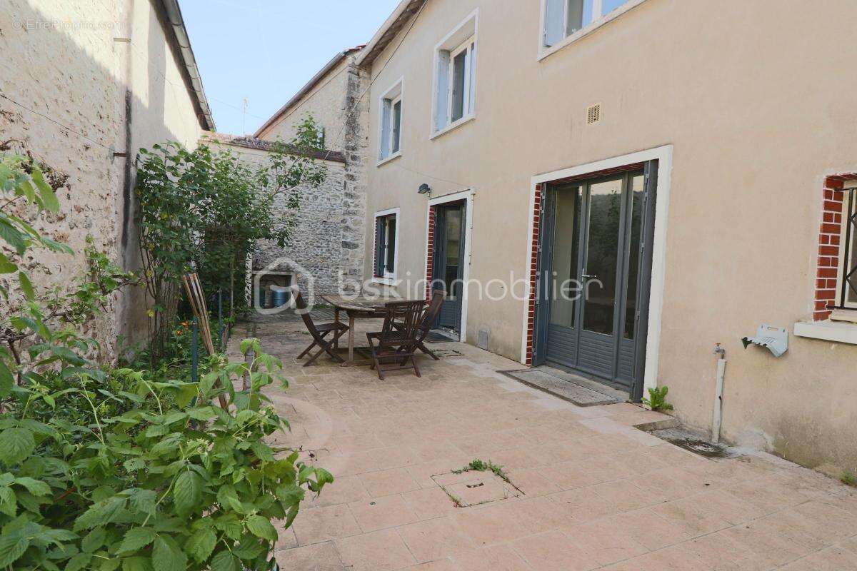 Appartement à PUSSAY