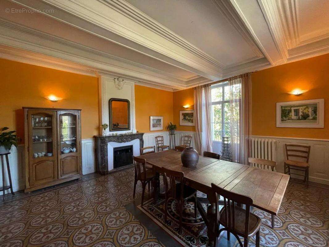 Maison à LA TOUR-SUR-ORB