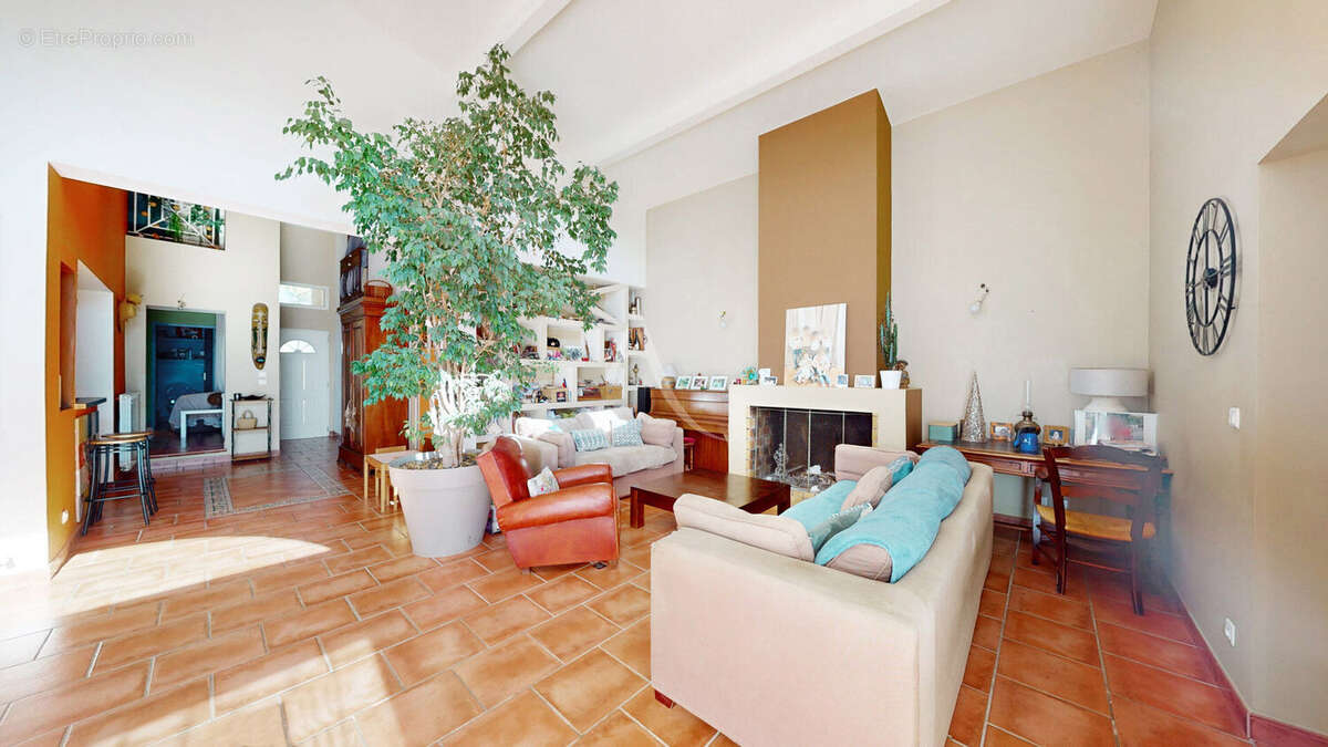 Maison à COURNONTERRAL