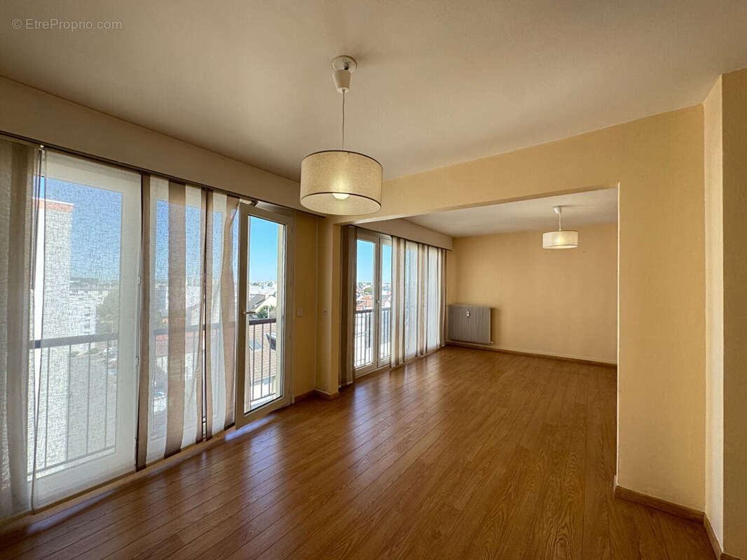 Appartement type 5  - 91 m² - reims clairmarais - photo 3