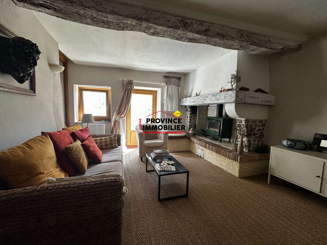 Maison 156 m² à Salles-Sous-Bois  - photo 5
