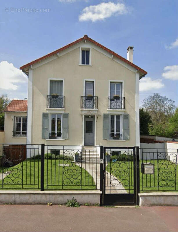 Maison à SAINT-GRATIEN