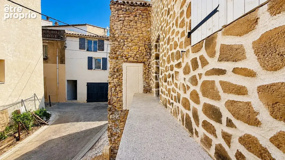 Appartement à POURRIERES