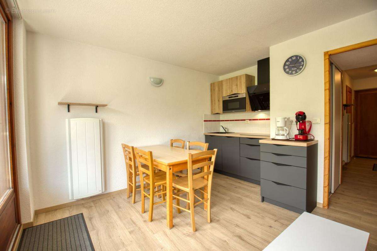 Appartement à MORILLON