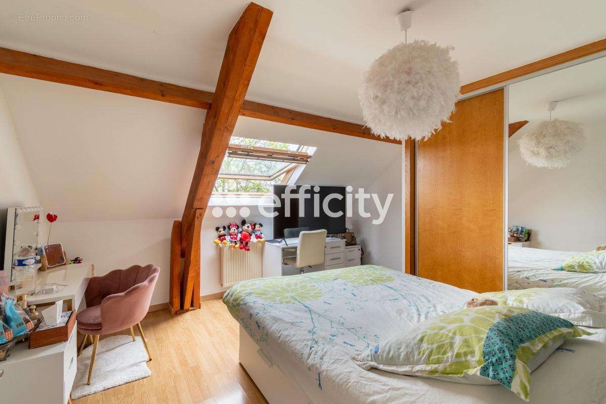 Maison à VIGNEUX-SUR-SEINE