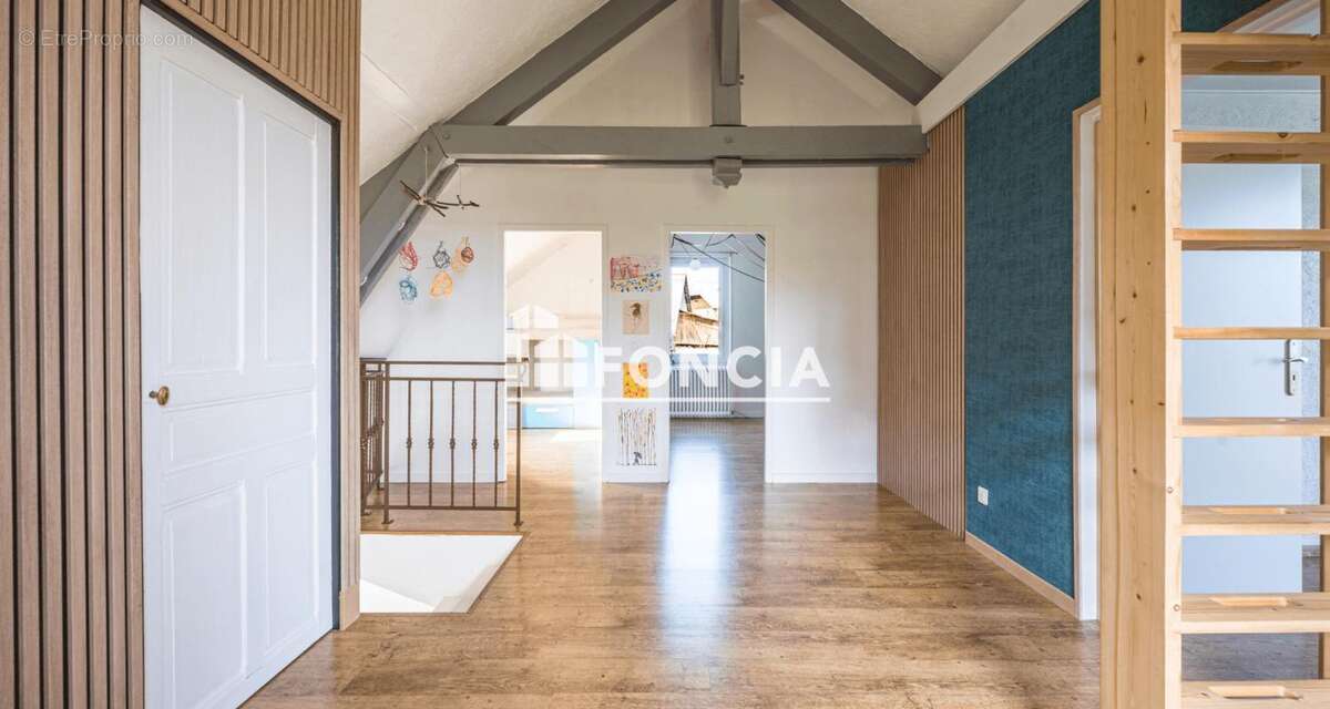Maison individuelle avec grand terrain et fort potentiel - photo 11