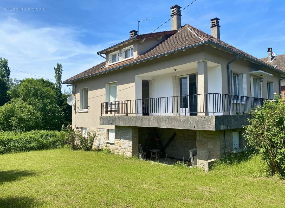 Maison à PEYRAT-LE-CHATEAU