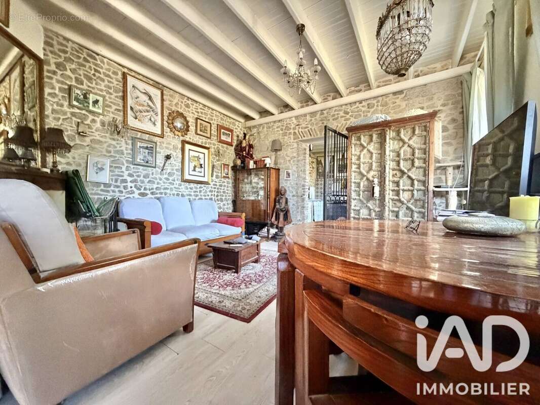 Maison 54 m² à Creances  - photo 2