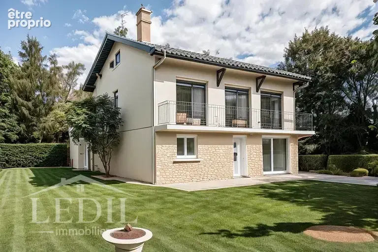 Maison à PRECHAC