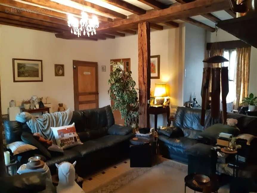 Maison à SAINT-LEGER-MAGNAZEIX