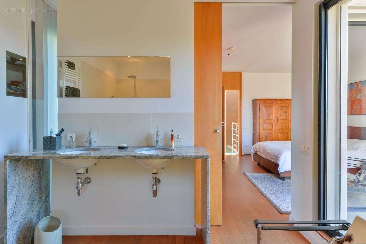 Elégance et prix rare pour cette superbe maison d'architecte ! - photo 11