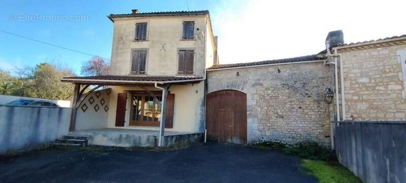 Maison à GARAT