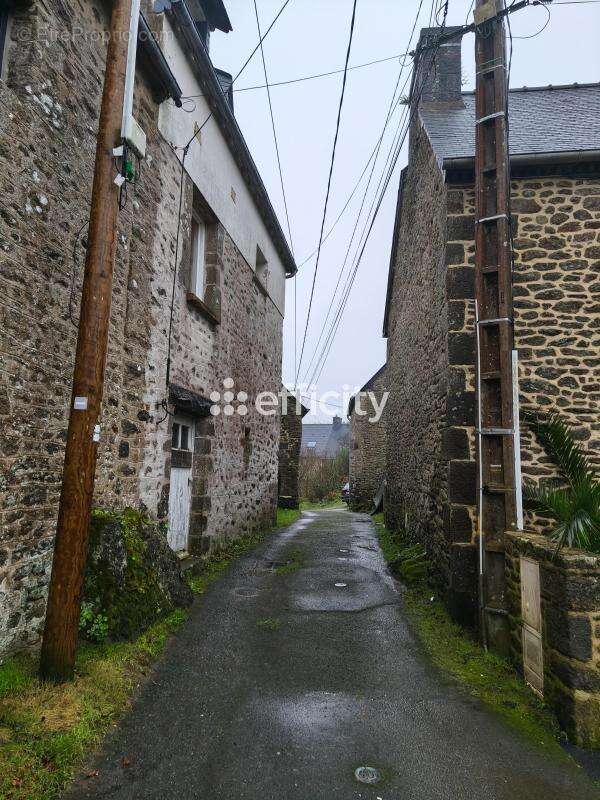 Maison à SAINT-PIERRE-DE-PLESGUEN