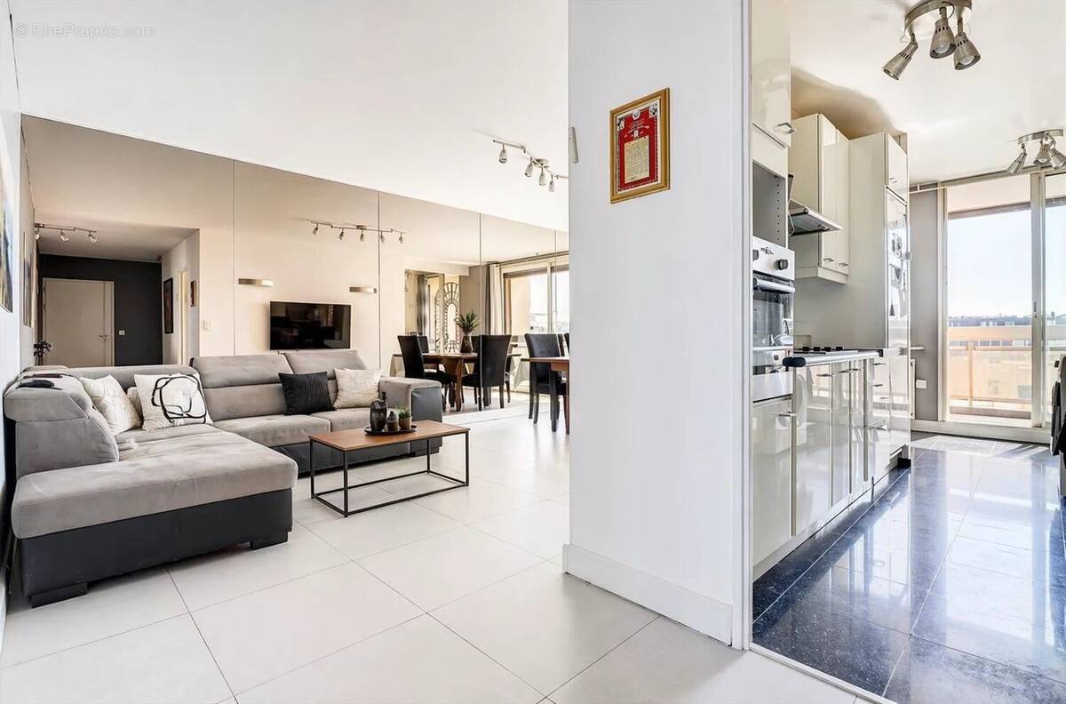 Appartement à LES LILAS