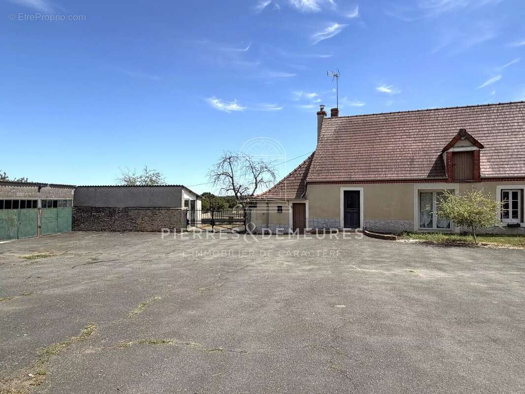 Fermette et ses 1400 m² de dépendances sur 5 hectares - photo 10