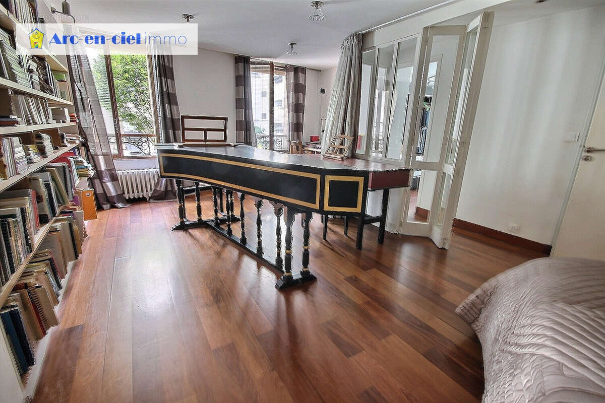 Appartement à PARIS-10E