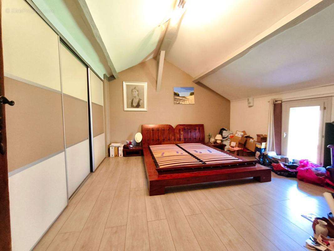 Propriété 200 m2 avec étang, piscine sur 5 hectares - photo 8
