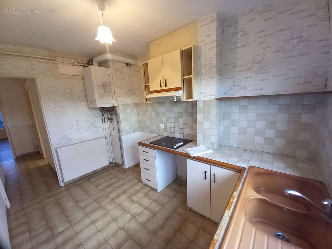 Appartement à FUMEL