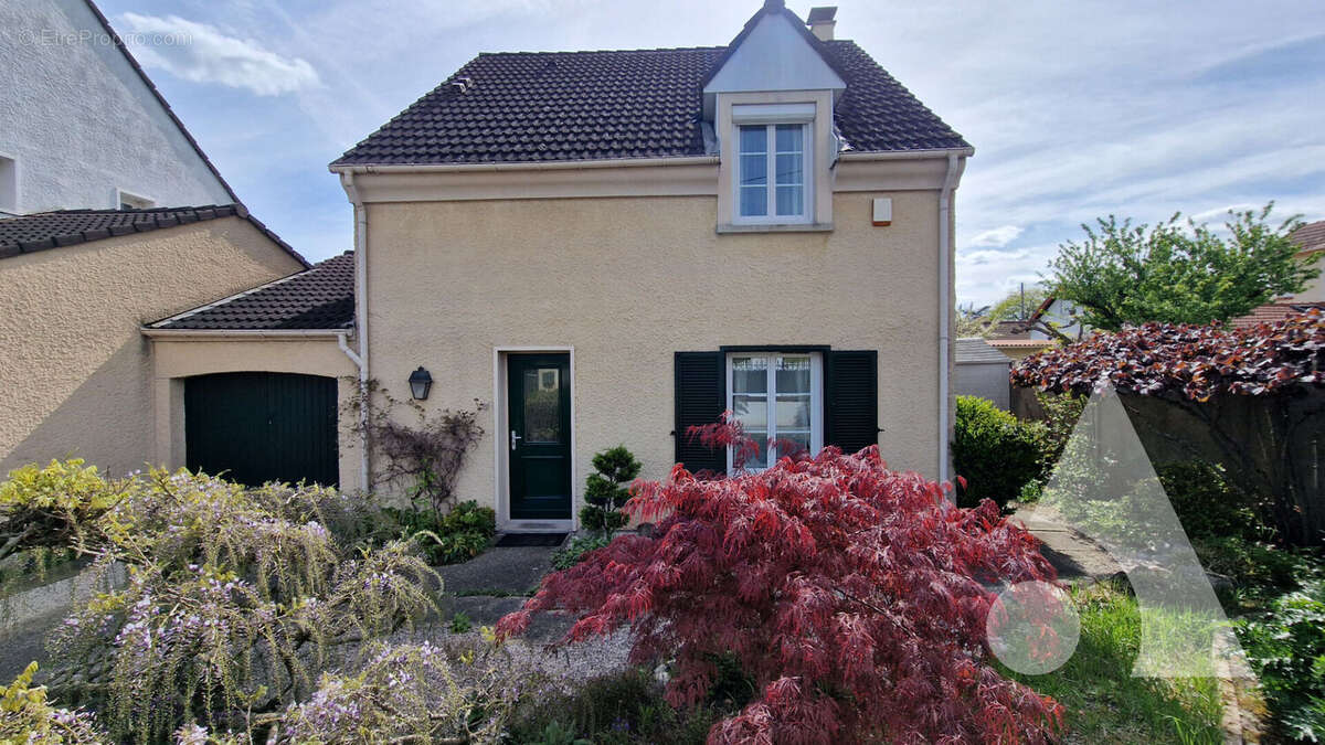 Maison à BEAUCHAMP
