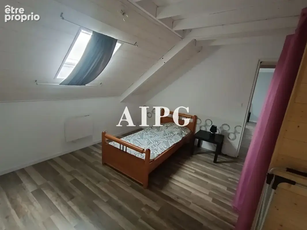 Bon repos sur Blavet, bâtisse de 6 logements et 1 commerce, à vendre - photo 11