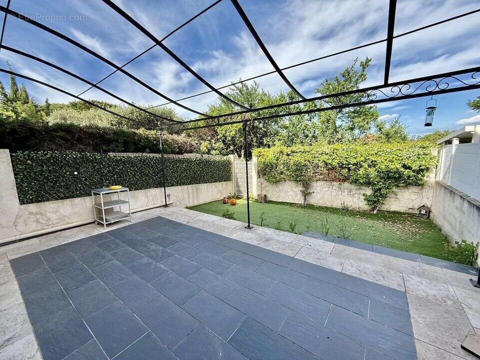 N'hésitez pas à nous contacter pour plus de renseignements. - Maison à ISTRES