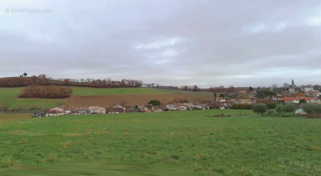 Terrain à CARLUS