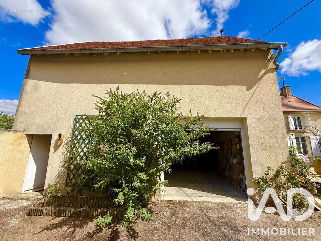Maison 100 m² à Donzy  - photo 7