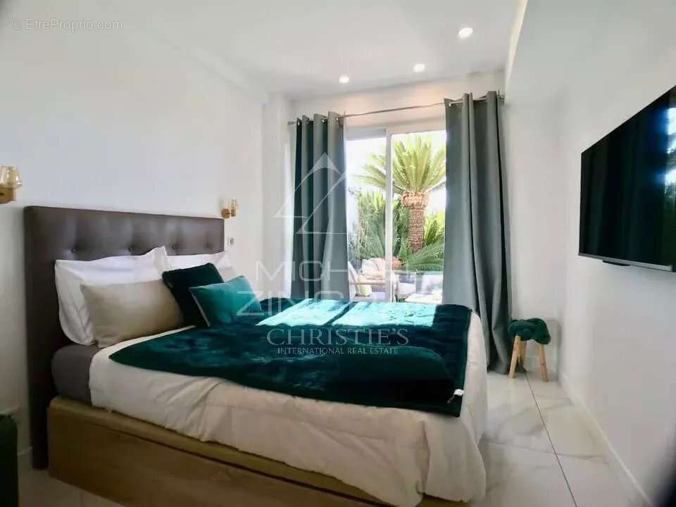 Appartement à VALLAURIS