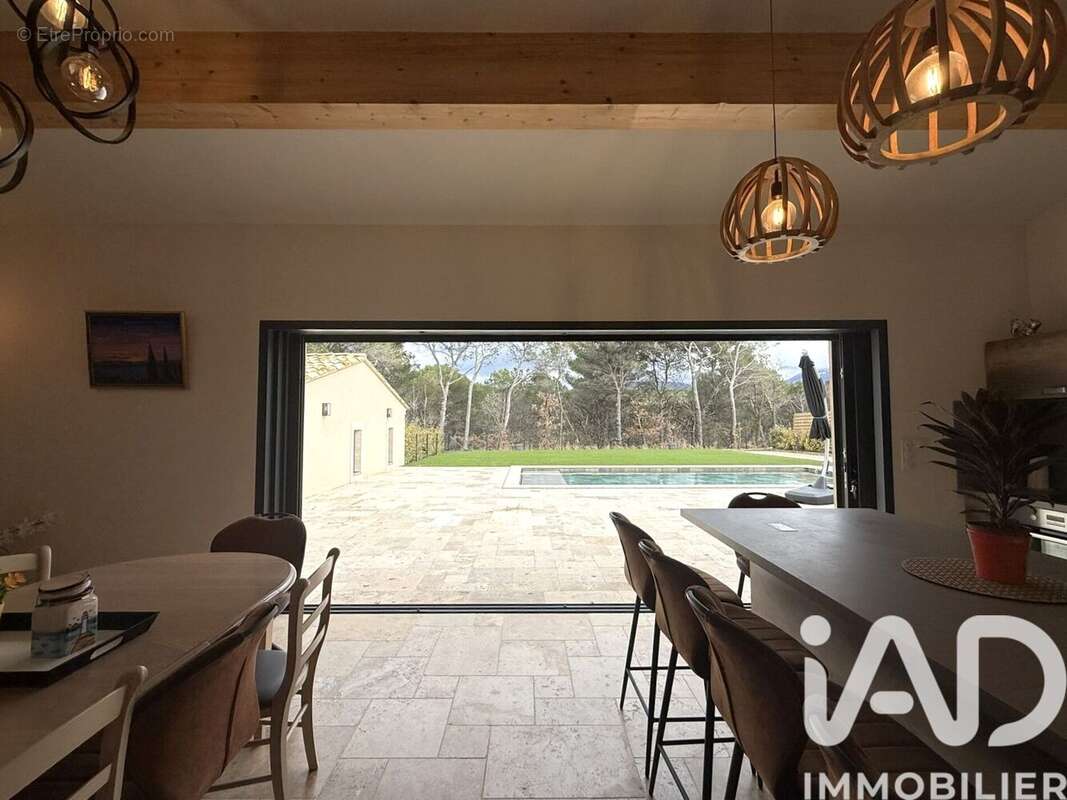 Maison 148 m² à Faucon  - photo 2