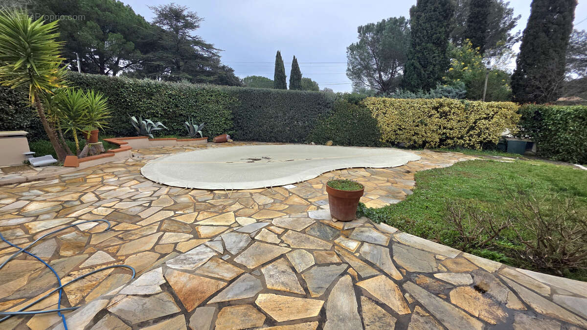 A VENDRE BEZIERS-Montimas Villa T3 140 m2 sur terrain de 2200 m2 - photo 5