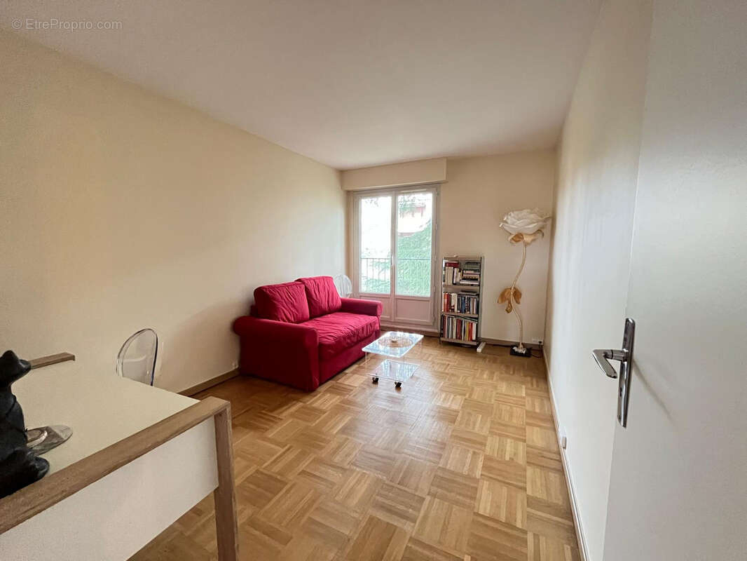 Appartement à BURES-SUR-YVETTE