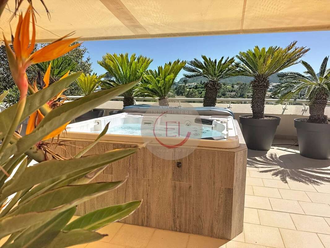 Appartement à MANDELIEU-LA-NAPOULE