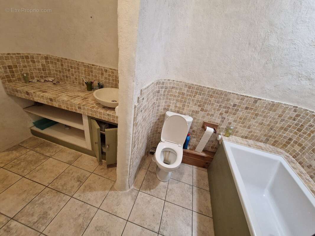 CORBIERES - Maison de village en pierre de type 4 avec terrasse - photo 16