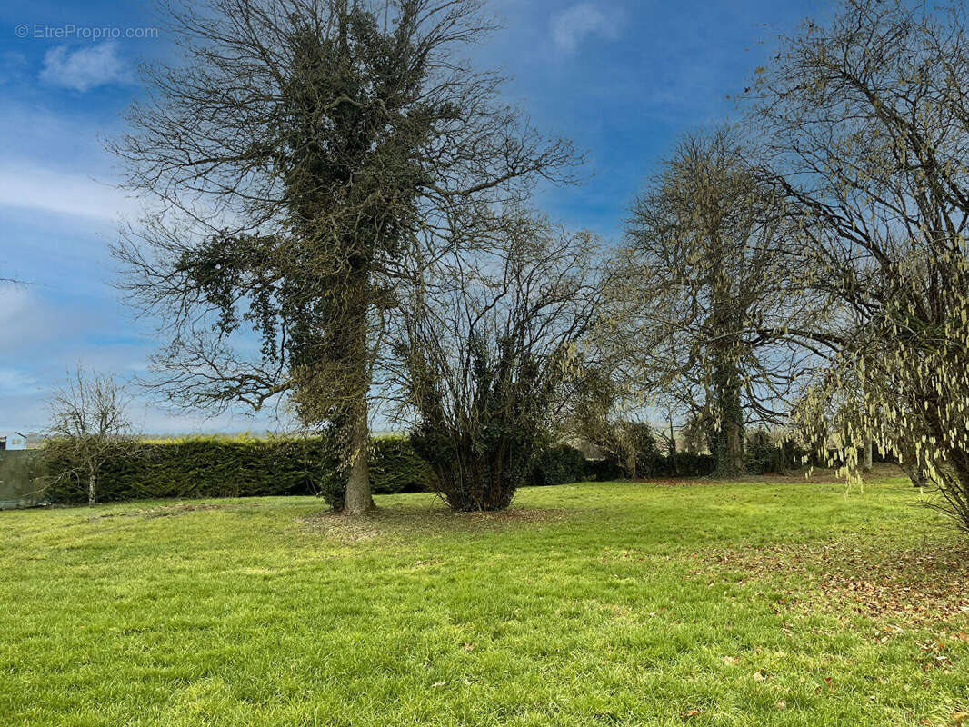Terrain à VAROIS-ET-CHAIGNOT