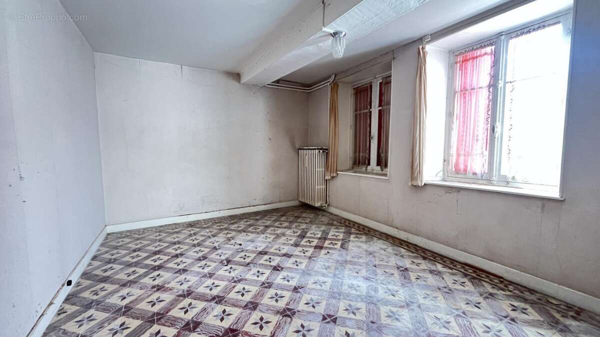 Maison à CUSSY-EN-MORVAN