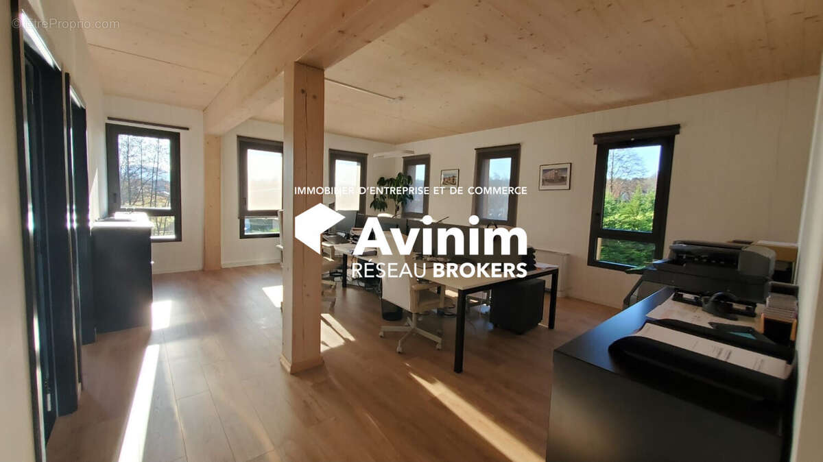 Commerce à ALLONZIER-LA-CAILLE