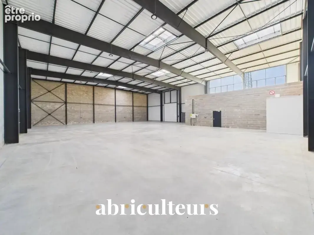 Bâtiment d’activité de 600 m²  avec stationnement privatif en vente à Chartres (28000) - photo 3